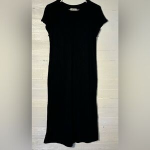 Madewell black tshirt dress, midi, women’s size small. EUC, never worn.